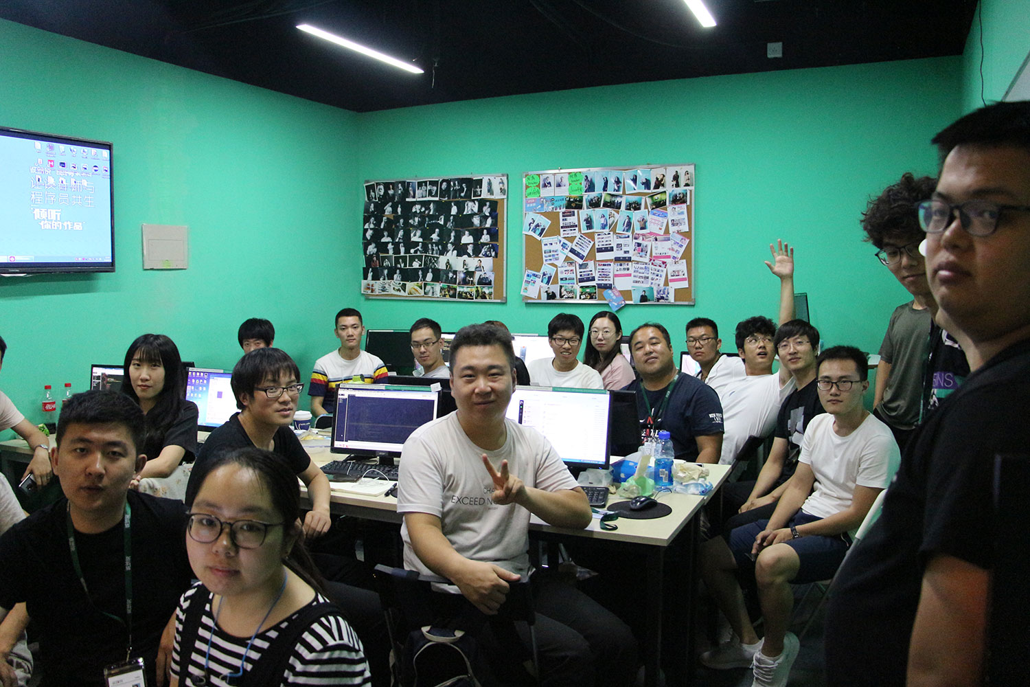 用 AI 高效制作 PPT的一天，10分钟制作一个完美PPT让你事半功倍